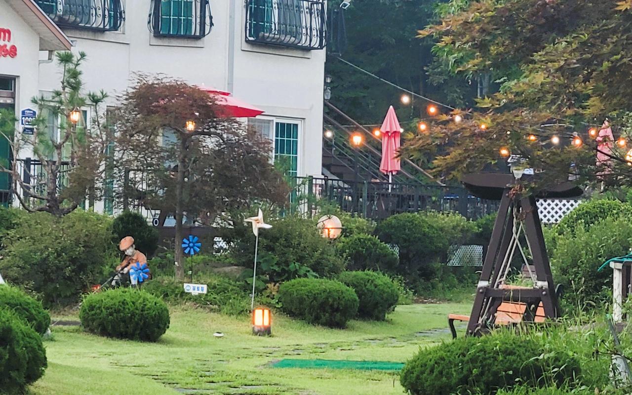 계곡과 정원 풍경